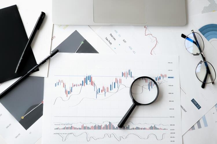 Metas Financeiras: Como Definir e Atingir Seus Objetivos